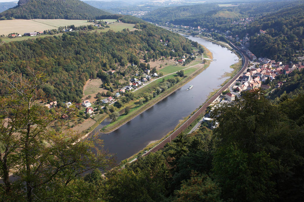 Felülnézet-folyó a willage-a Németország - Fotó, kép