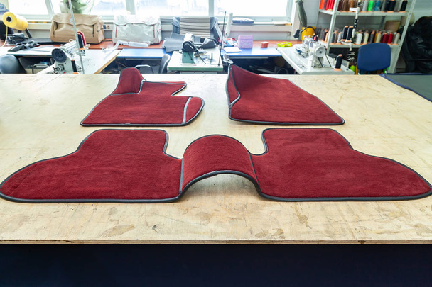 Alfombras de piso hechas a mano del coche 3D del color rojo de la lana para el frente y
  - Foto, Imagen