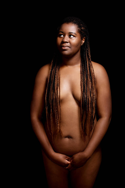 Nude african woman with braids - Fotografie, Obrázek