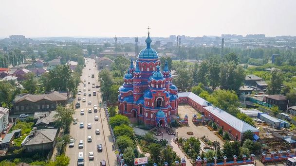 Rosja, Irkuck. Kościół ikonę Matki Bożej Kazańskiej w Craft Sloboda. Cerkiew, Kościół protestancki, od Dron  - Zdjęcie, obraz
