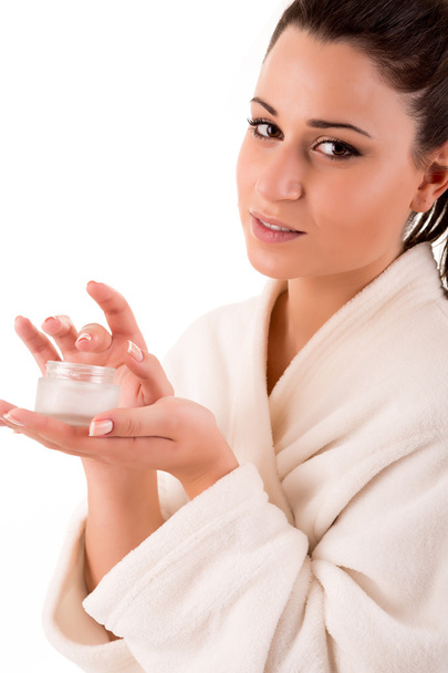 mooie vrouw schoonmaken van haar huid - schoonheidsverzorging - Foto, afbeelding