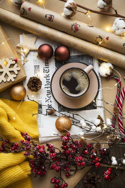 Joulun konsepti kahvilla taustalla
 - Valokuva, kuva