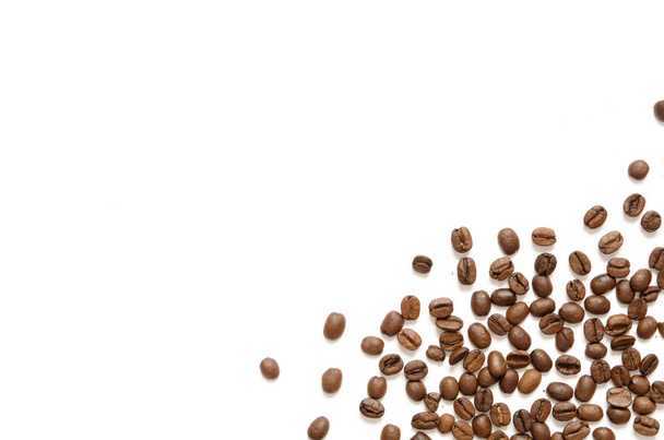 コーヒー豆の焙煎背景テクスチャ イメージのテキスト コピー スペースと白い背景で隔離 - 写真・画像