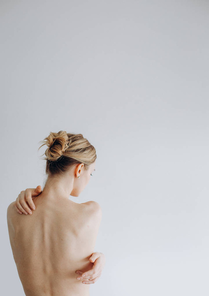 woman body gently arms back shoulders health - Φωτογραφία, εικόνα