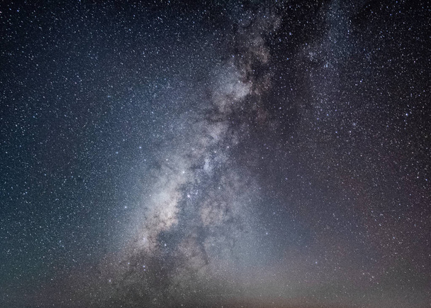 Vía Láctea con estrellas en el cielo nocturno
 - Foto, imagen
