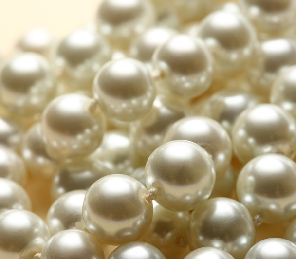 Kette weißer Perlen - Foto, Bild