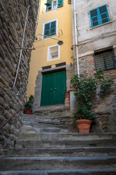 Italian narrow street - Fotoğraf, Görsel