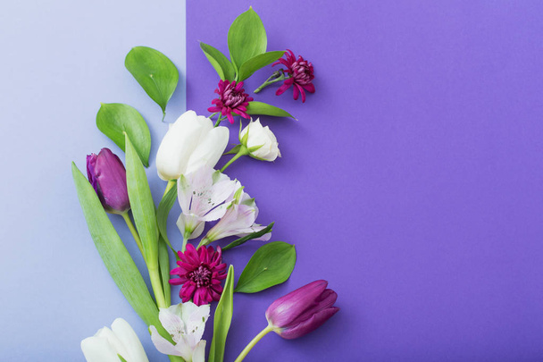hermosas flores de primavera sobre fondo de papel - Foto, imagen