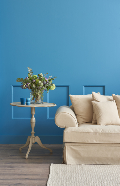 πολυτελές σαλόνι γωνία και μπλε λεπτομέρειες φόντο, έπιπλα σπιτιού διακοσμητικά έννοια.  - Φωτογραφία, εικόνα