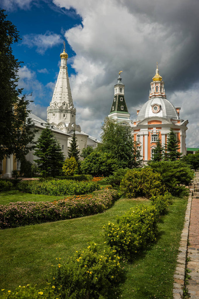 Holy Trinity Sergius Lavra in ancient Russian city of Sergiev Po - Zdjęcie, obraz