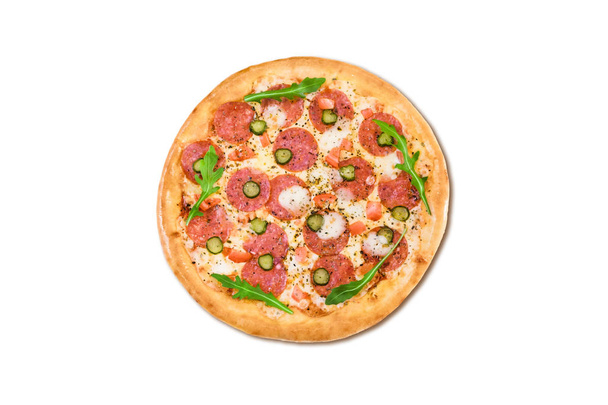 Tradycyjna włoska pizza pepperoni na białym tle na białym tle menu - Zdjęcie, obraz