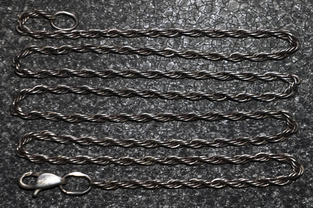 Old silver chain on a metal box. - Photo, Image