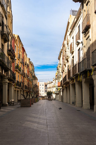 Calle en el centro histórico de Vilafranca del Penedes, Cataluña, España
,  - Foto, imagen