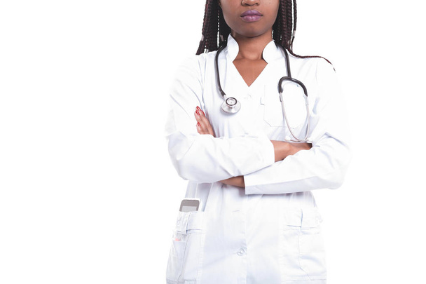Poważne kobiece amerykańskiego lekarza Afryki, Pielęgniarka dziewczyna ubrana w medi - Zdjęcie, obraz