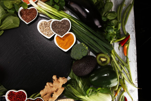 Auswahl gesunder Lebensmittel, saubere Ernährung. Obst, Gemüse, Saatgut, - Foto, Bild