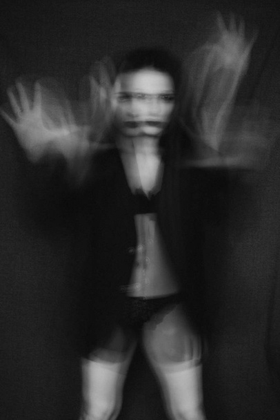 ruhsal bozukluklar ile çıplak kız portresi - Fotoğraf, Görsel