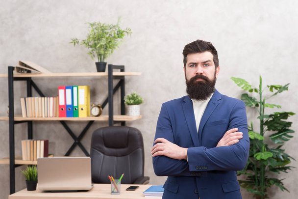 Every boss started as worker. Man bearded hipster boss looking at you with attention. Boss standing in office. Boss receive complaints. Executive director and ceo leadership titles in organizations - Фото, изображение