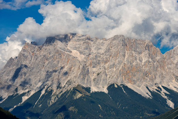 Wetterstein Dağları 'ndaki Zugspitze Tepesi - Avusturya Almanya - Fotoğraf, Görsel