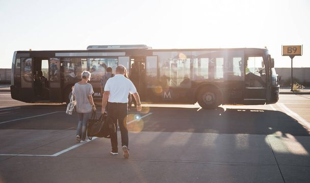 Letištní kyvadlový autobus - Fotografie, Obrázek