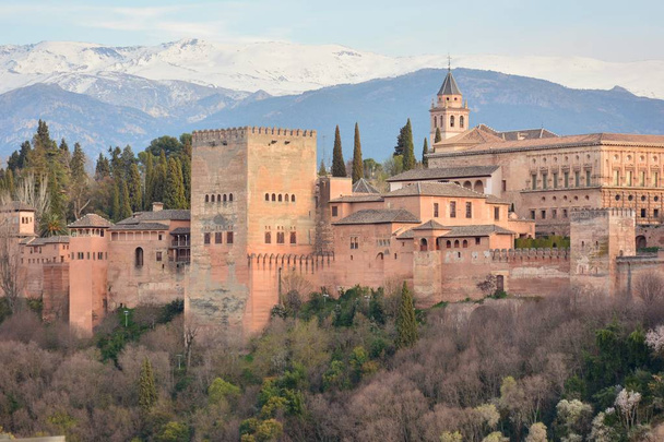 L'Alhambra a Granada, Spagna
 - Foto, immagini