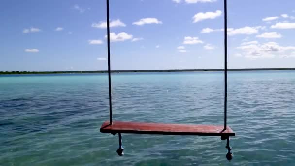 Laguna de Bacalar Lagoon molo w Quintana roo Meksyk - Materiał filmowy, wideo