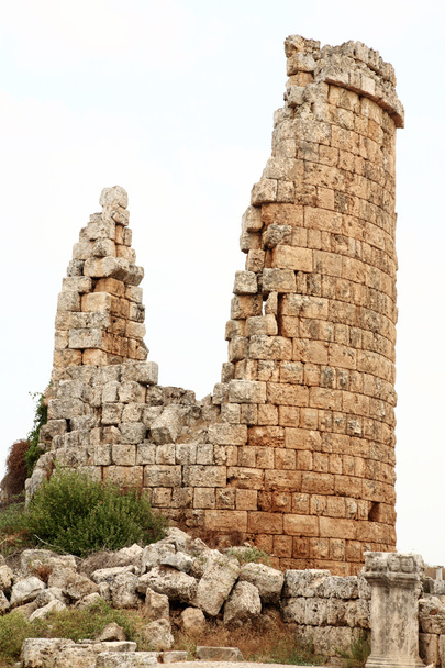 ruiny starożytnych wieża. - Zdjęcie, obraz