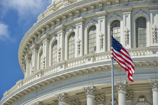 Washington dc Hauptstadtdetail mit amerikanischer Flagge - Foto, Bild