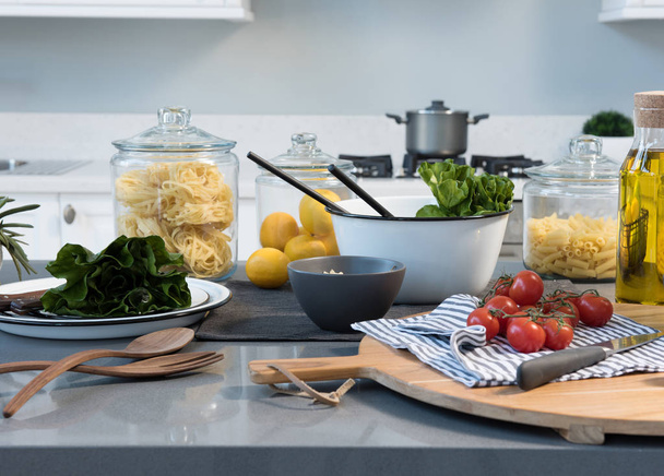 Фон білий стіл з сучасними кухонними аксесуарами, дизайн інтер'єру
 - Фото, зображення