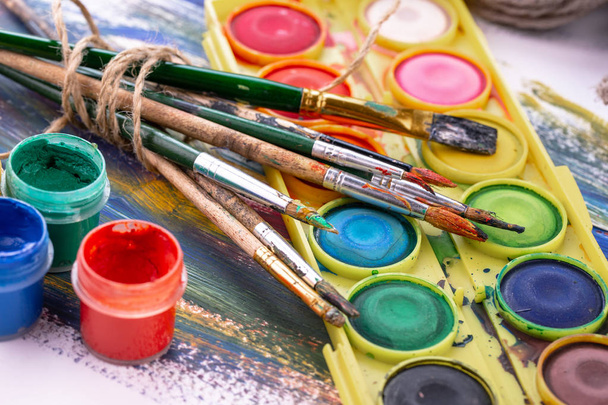 Paint brushes and paints for drawing. - Foto, Imagem
