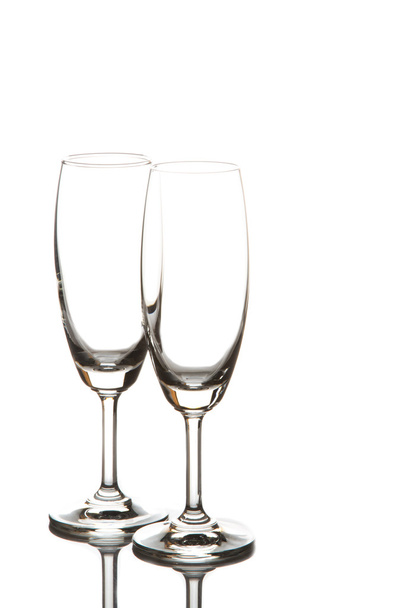 два скляних шампанського ізольовані
 - Фото, зображення