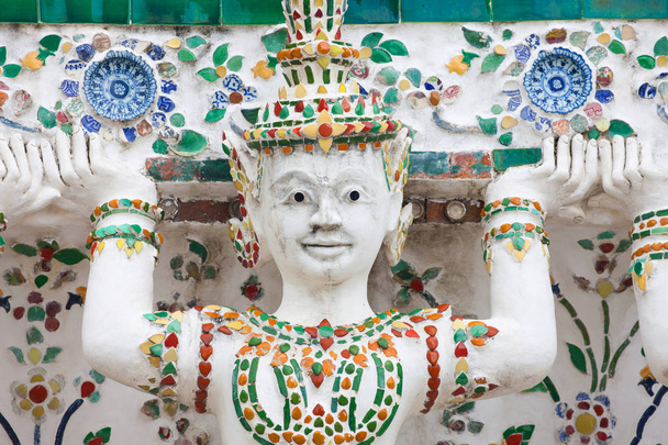 Caryatid en Wat Arun
 - Foto, imagen