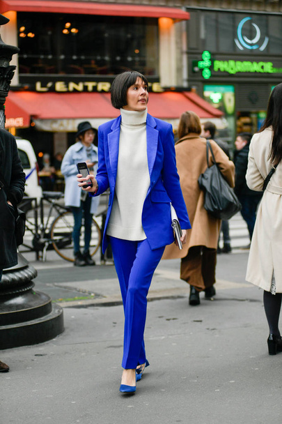 Paris moda hafta kadın giyim sonbahar/kış 2019/2020 sokak Paris, Fransa'da snap. - Fotoğraf, Görsel