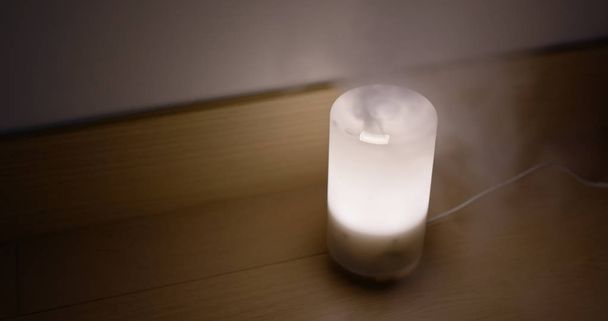 Światło dyfuzyjne oleju aromatycznego - Zdjęcie, obraz