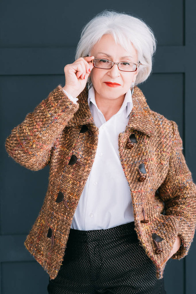 senior fashion model portrait stylish lady outfit - Foto, afbeelding