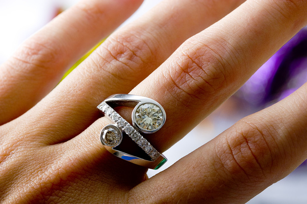 ゴールド ダイヤモンド カクテルの指輪、 - 写真・画像
