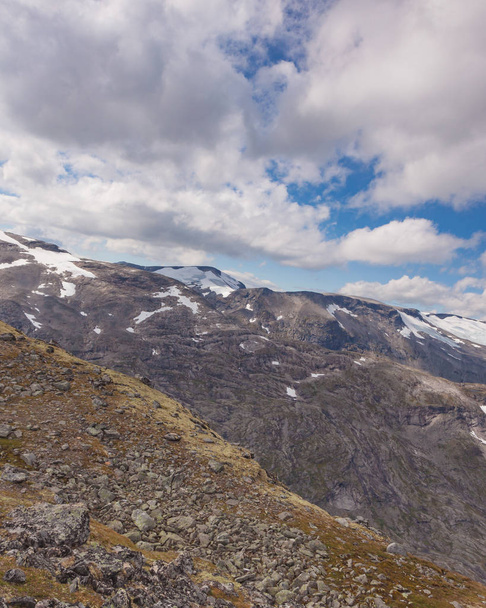 Vista sulle montagne dal punto di vista Dalsnibba, Norvegia
 - Foto, immagini