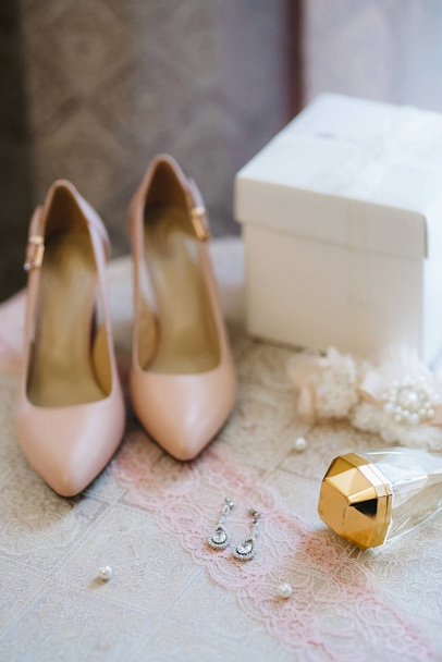 zapatos de boda de la novia, hermosa moda - Foto, Imagen