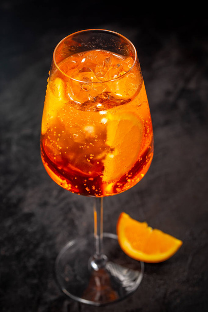 Classic italian aperol sprits cocktail  - Φωτογραφία, εικόνα
