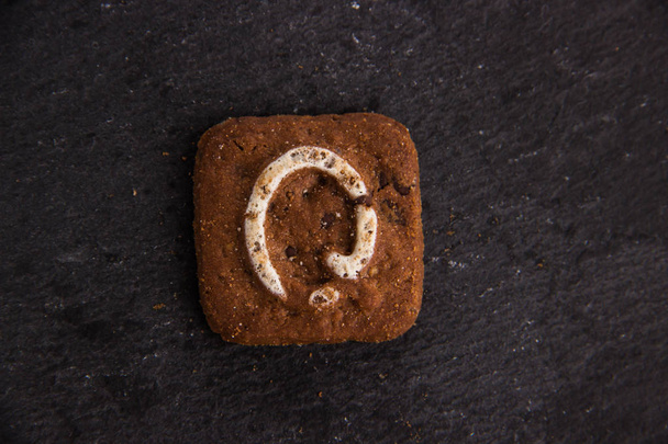 lettres cookie sur fond de pierre noire
 - Photo, image
