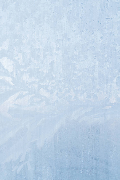 Frosty patterns on a frozen ice box in the early morning - Valokuva, kuva