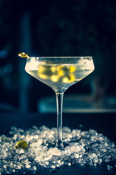 Cocktail vodka Martini vermouth James bon - Fotó, kép