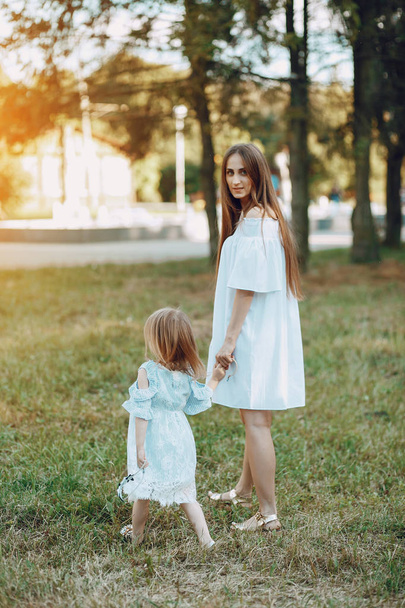 Mother with daughter - Valokuva, kuva