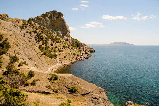 Beautiful view of the Crimean Black Sea coast - Foto, afbeelding