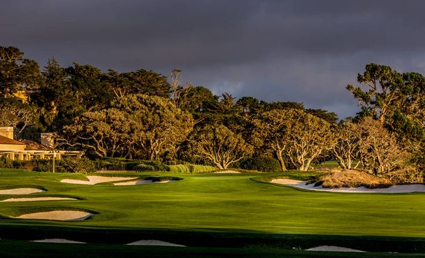 linia brzegowa pole golfowe w Kalifornii - Zdjęcie, obraz