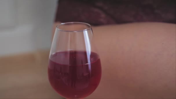 Ποτήρι κόκκινου κρασιού - Πλάνα, βίντεο