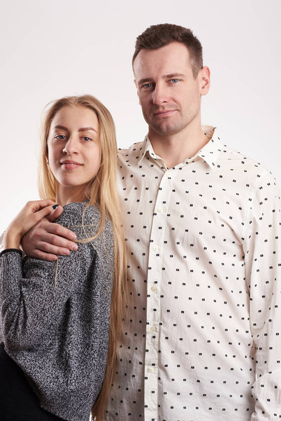 Jeune couple caucasien moderne
 - Photo, image