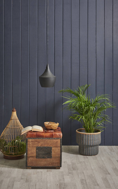 Dekorativní domácí příslušenství styl modrá stěna lampa pohovka a židle koncept. - Fotografie, Obrázek