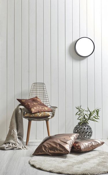 silla moderna, pared blanca en sala de estar blanca
  - Foto, imagen
