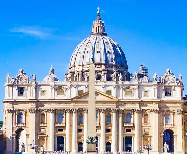 Basílica de San Pedro en la Ciudad del Vaticano, Italia
 - Foto, imagen