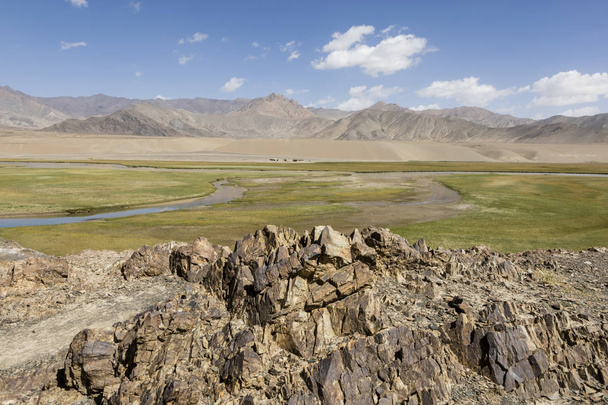 タジキスタンのドゥシャンベムルガブ地区パミール山脈の風景します。 - 写真・画像